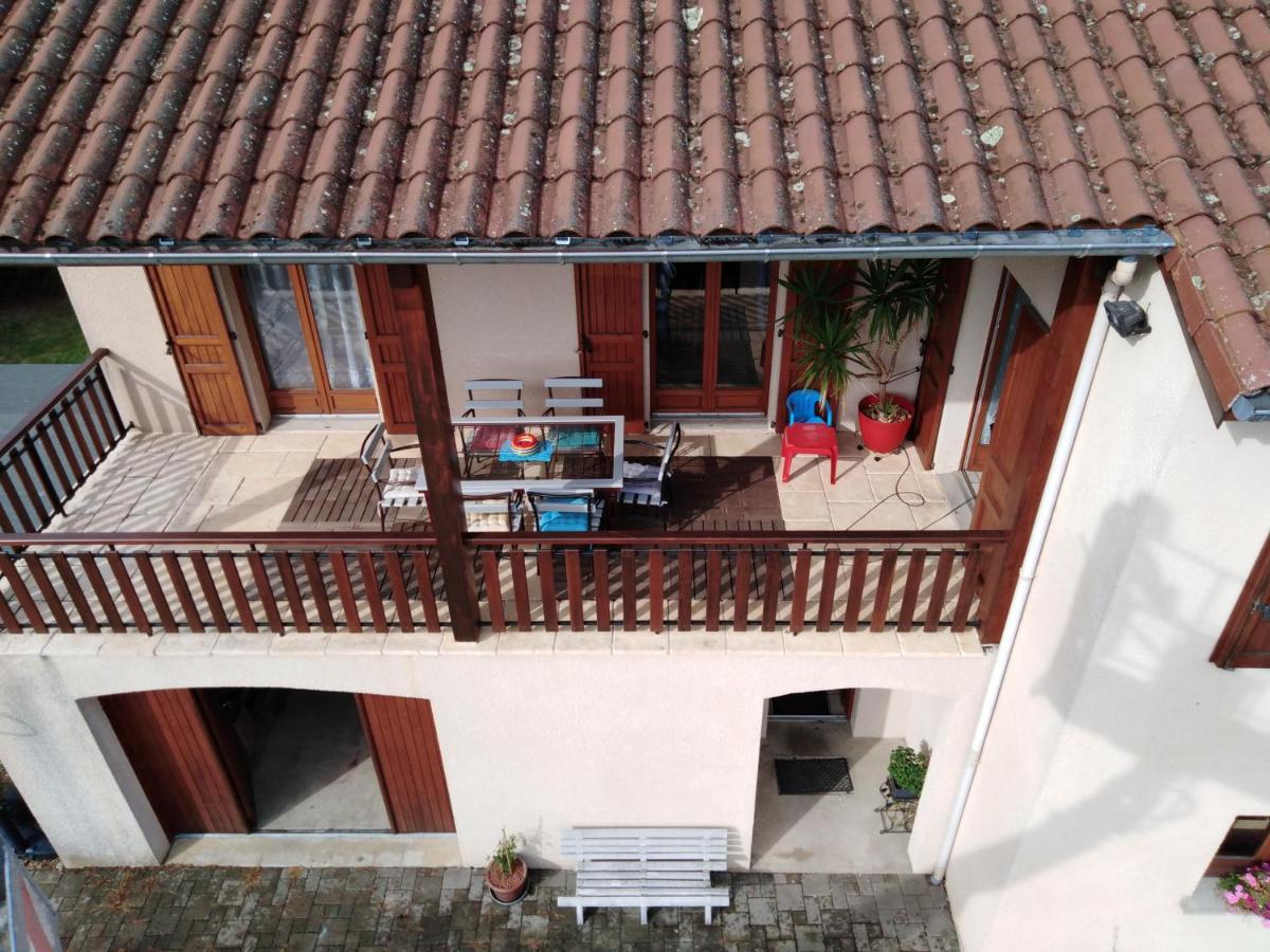 Chambres Des Arrys Bas-en-Basset Exterior foto